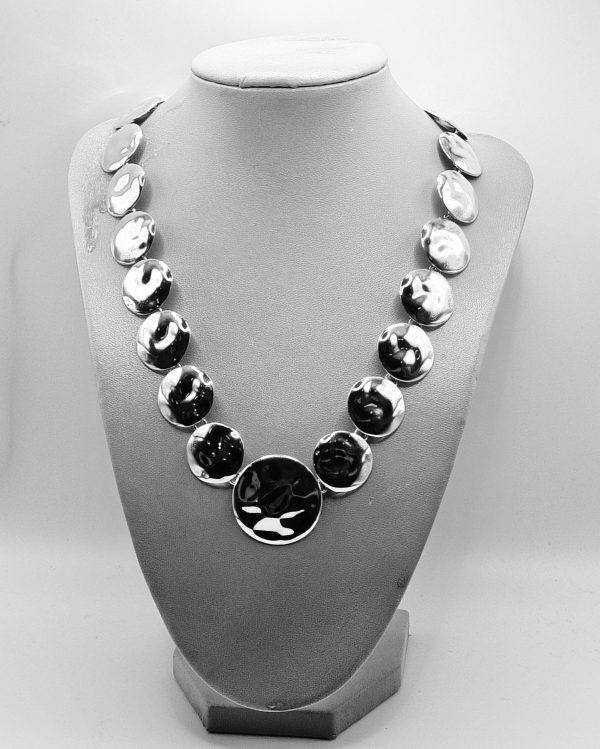 Graduated Hammered Disc Necklace