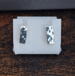 Screenshot Micro Hammered Oblong Stud