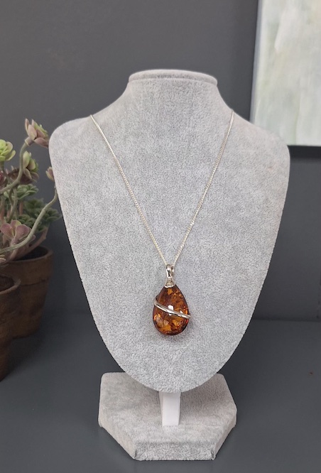 Screenshot Sterling Silver Baltic Amber Pendant and Chain