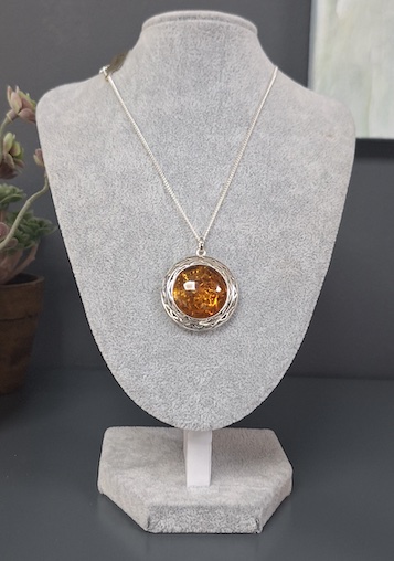 Screenshot Sterling Silver Amber Round Pendant