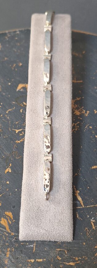 Hammered Oblong Link Bracelet