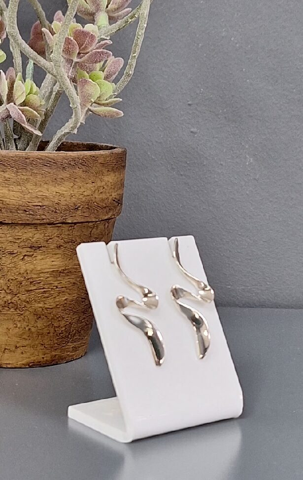 Alaska Zig Zag Long Stud