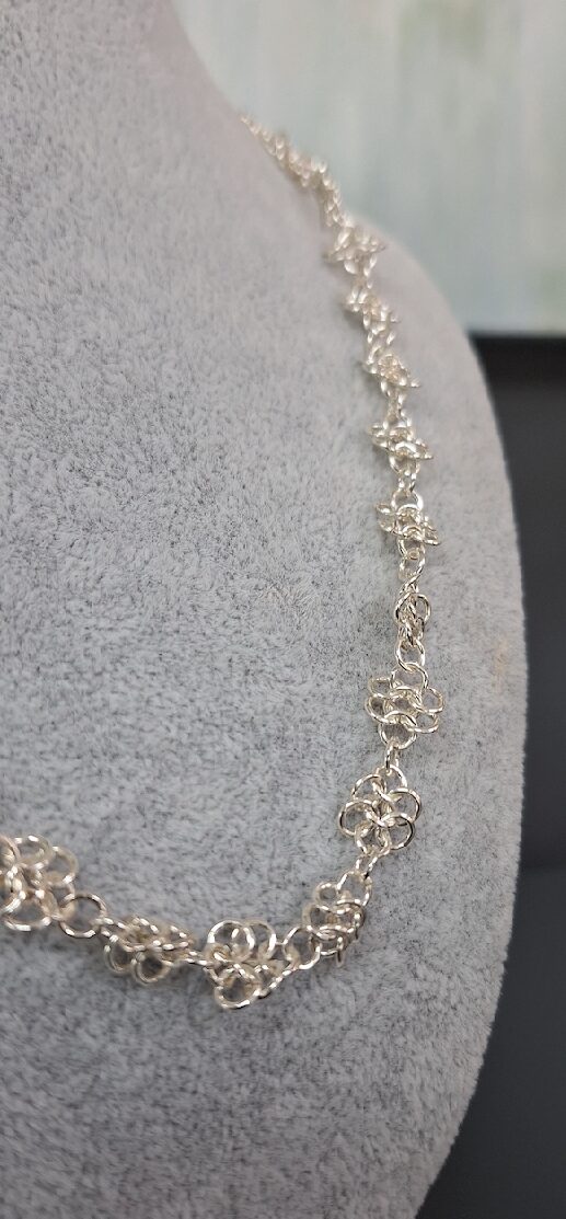 Open Wire Flower Necklace