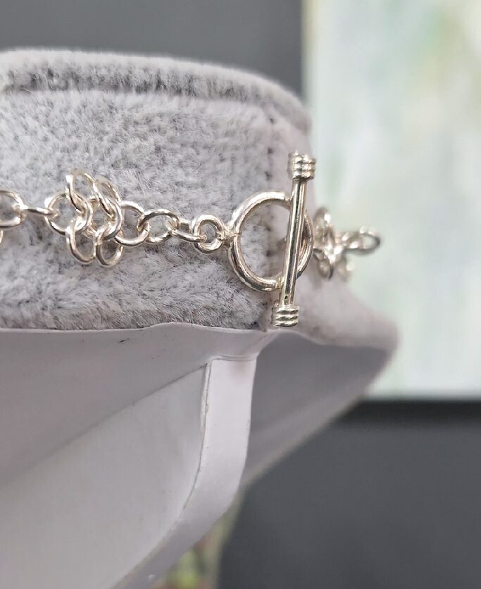 Open Wire Flower Necklace